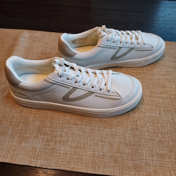 Tretorn Shoes - Tretorn White and Silver Women's Sneakers LIKE NEW! BUT TAGS REMOVED! Size 8